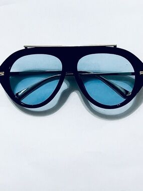 🔥🔥🆕Stylish Oversized Deep Dark Burgundy Sunglasses blue lens